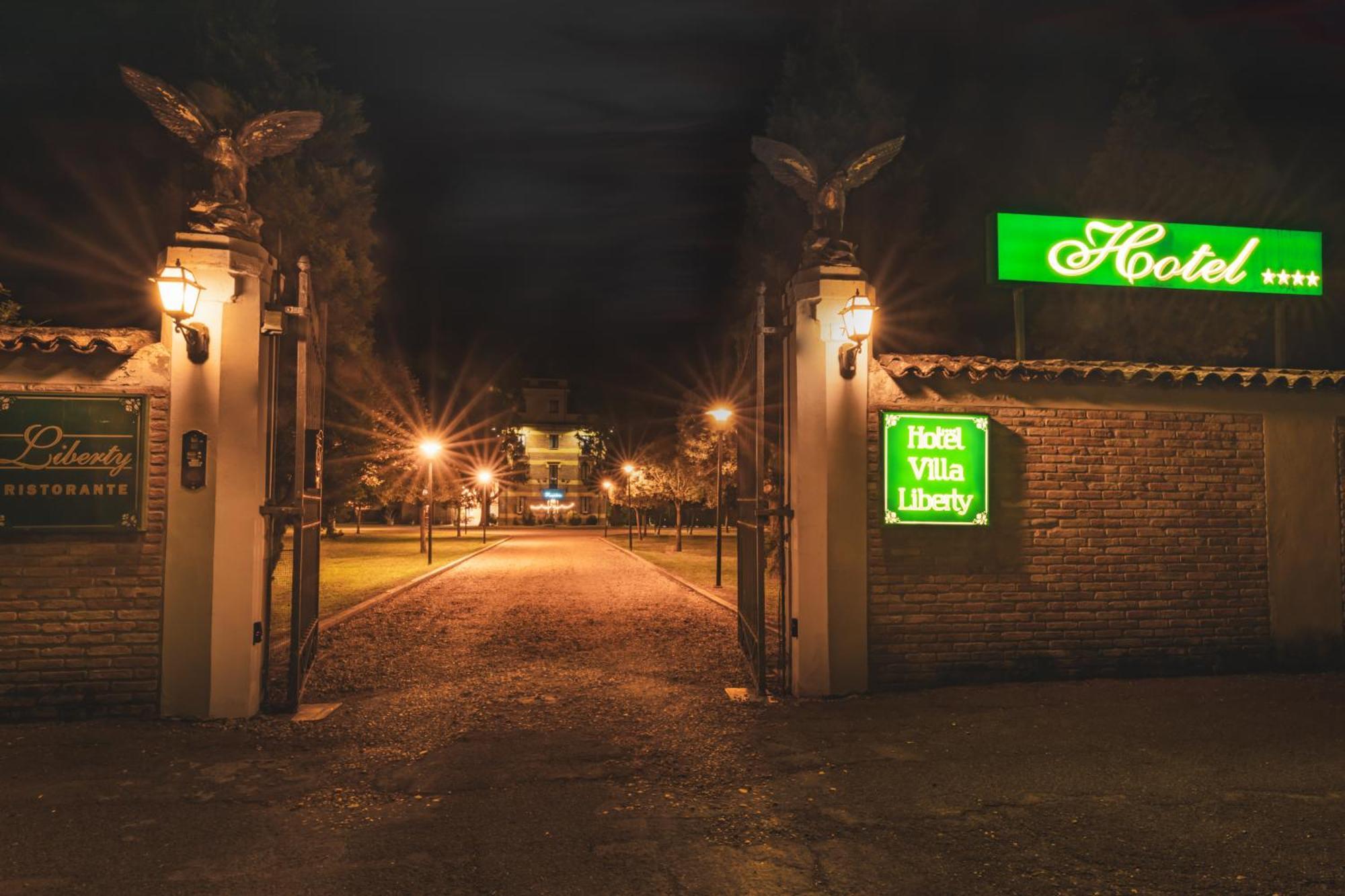 Hotel Villa Liberty Pontecurone Exterior foto